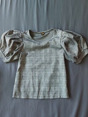 Lee Girls' Black & White Plaid Puff Sleeve Top